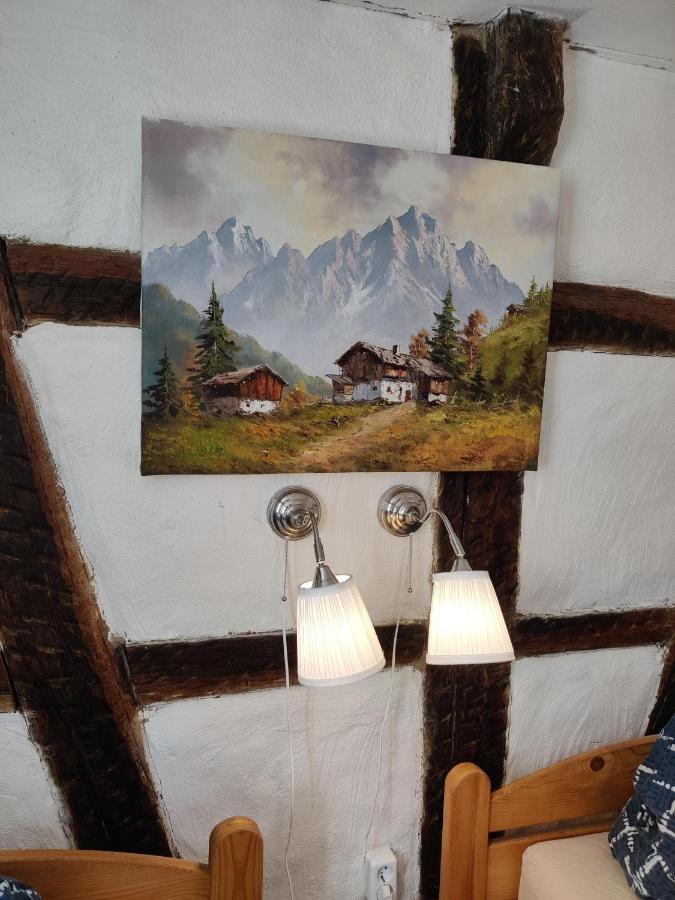 Gemutliche Gastezimmer In Einem Neu Sanierten Fachwerkhaus Sachsenheim Luaran gambar