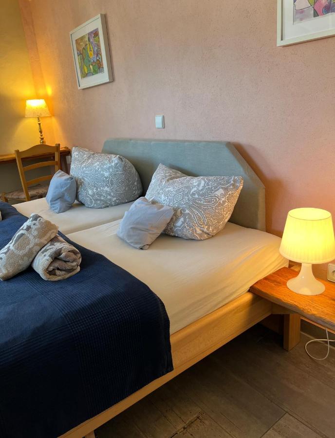 Gemuetliche Gaestezimmer In Einem Neu Sanierten Fachwerkhaus Sachsenheim Luaran gambar