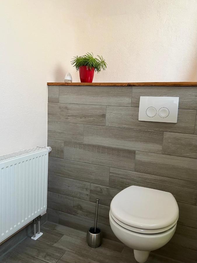 Gemuetliche Gaestezimmer In Einem Neu Sanierten Fachwerkhaus Sachsenheim Luaran gambar