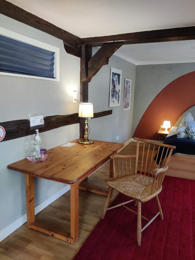 Gemuetliche Gaestezimmer In Einem Neu Sanierten Fachwerkhaus Sachsenheim Luaran gambar