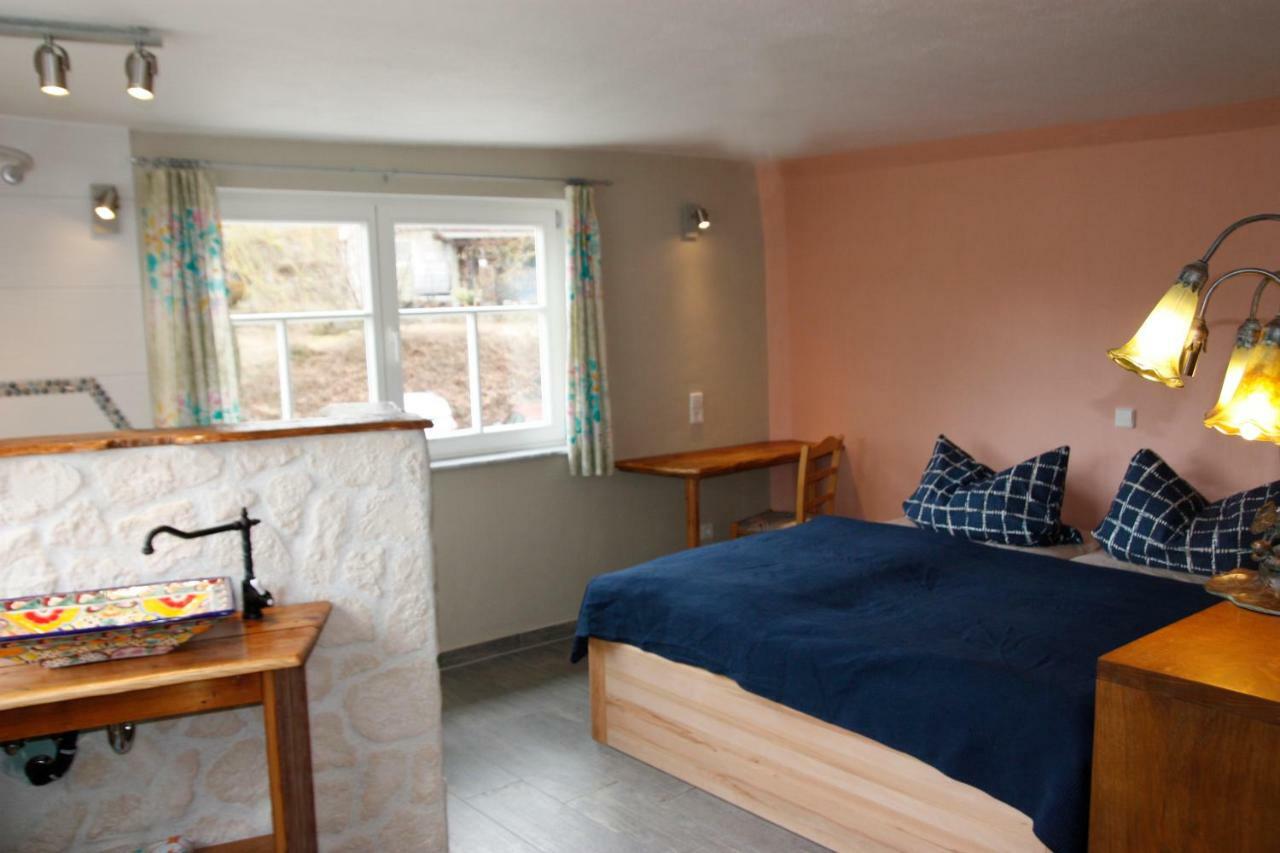 Gemuetliche Gaestezimmer In Einem Neu Sanierten Fachwerkhaus Sachsenheim Luaran gambar